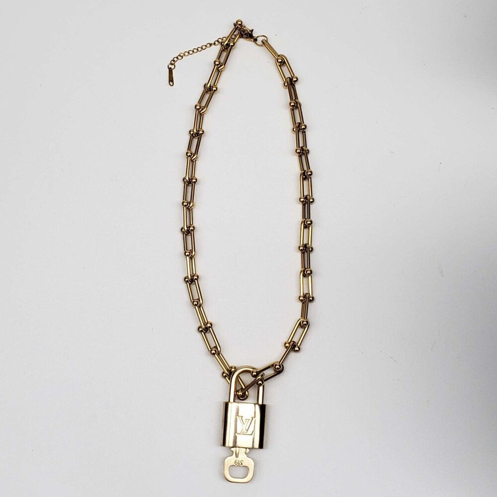 100% Auth Louis Vuitton Lock & Key with Unbranded Gold Plated Chain Necklace - Picture 9 of 11